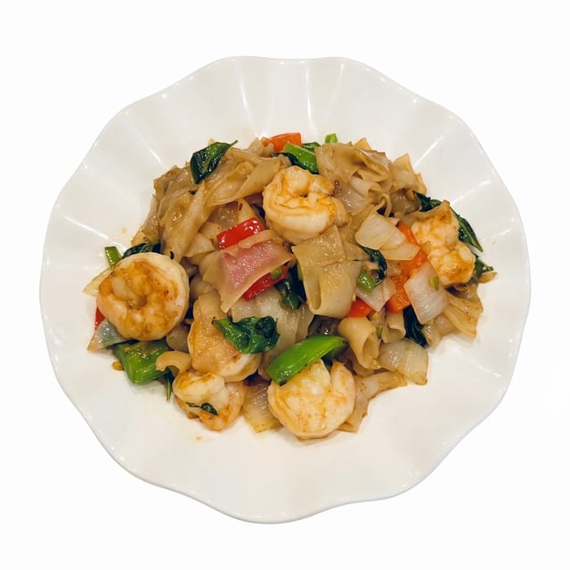 Chili Basil Noodles 九層塔辣河粉.